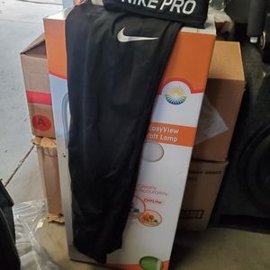 Nike pro leggings size Medium